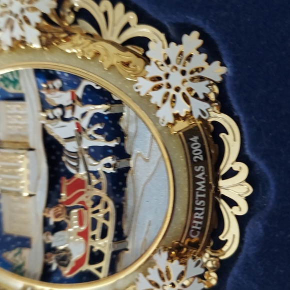 2004 White House Christmas Ornament, A First Family's Sleigh Ride - Picture 7 of 7
